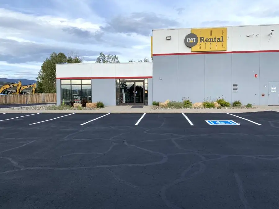 asphalt crack sealing